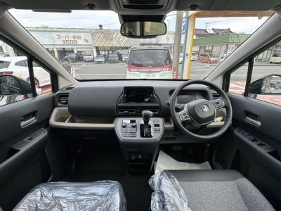 新型フリード(ホンダ)新車見本展示無 内外装写真