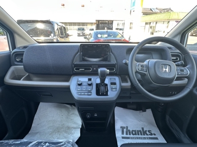 新型フリード(ホンダ)新車見本展示無 内外装写真