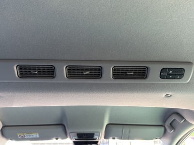 新型フリード(ホンダ)新車見本展示無 内外装写真他１