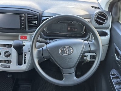 ミライースのOEM(ダイハツ)中古車 内外装写真