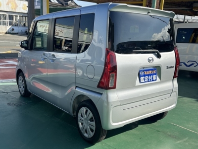 タント(ダイハツ)届出済未使用車 後方