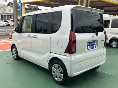 タント(ダイハツ)届出済未使用車 後方