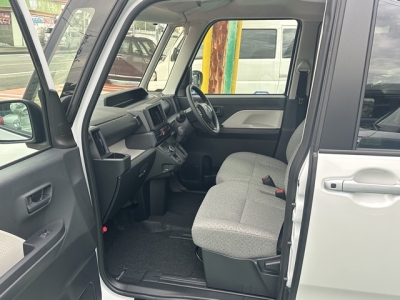 タント(ダイハツ)届出済未使用車 前席内装