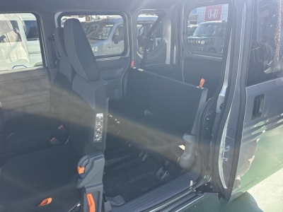 N-VAN(ホンダ)届出済未使用車 後席内装