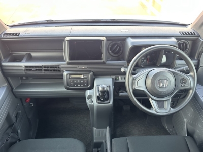 N-VAN(ホンダ)届出済未使用車 後席から見た前席