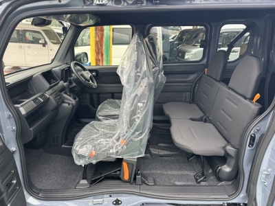 N-VAN(ホンダ)届出済未使用車 後席内装