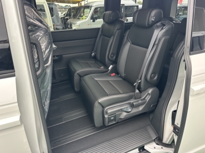 ステップワゴン(ホンダ)登録済未使用車 後席内装