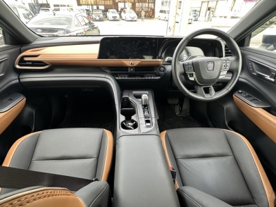 クラウンクロスオーバー(トヨタ)中古車 後席から見た前席