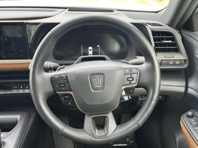 クラウンクロスオーバー(トヨタ)中古車 内外装写真