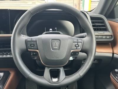 クラウンクロスオーバー(トヨタ)中古車 内外装写真