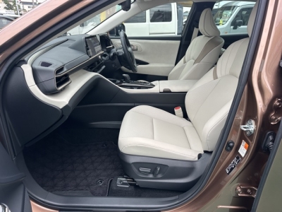 クラウンクロスオーバー(トヨタ)中古車 前席内装