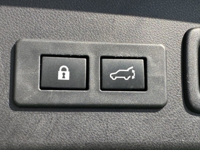 レヴォーグ(スバル)中古車 後席から見た前席