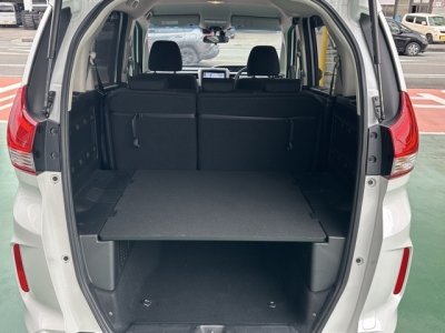 フリード+(ホンダ)レンタＵＰ 内外装写真他２