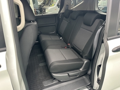 フリード+(ホンダ)レンタＵＰ 後席内装