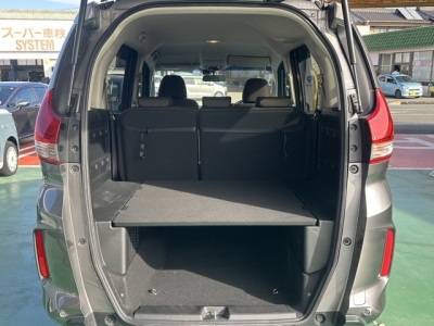 フリード＋(ホンダ)ディーラ-試乗車 内外装写真他２