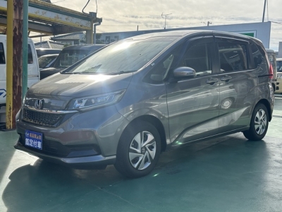 フリード＋(ホンダ)ディーラ-試乗車 前方