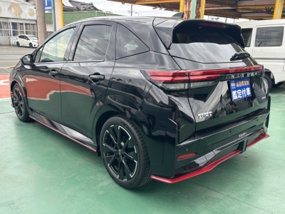 オーラ(ニッサン)中古車 後方