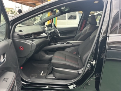 オーラ(ニッサン)中古車 前席内装