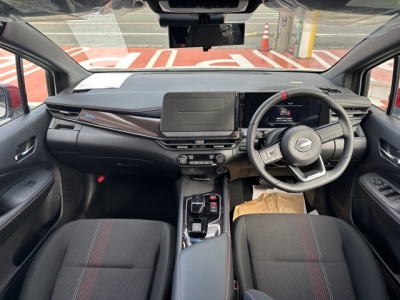 オーラ(ニッサン)登録済未使用車 内外装写真