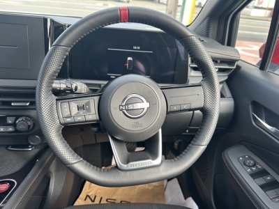 オーラ(ニッサン)登録済未使用車 内外装写真他