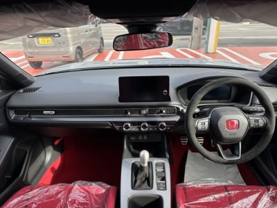 シビック(ホンダ)登録済未使用車 後席から見た前席