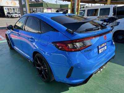 シビック(ホンダ)登録済未使用車 後方