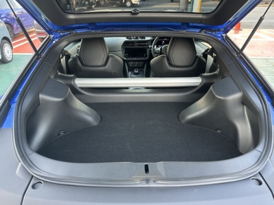 フェアレディZ(ニッサン)中古車 後席から見た前席