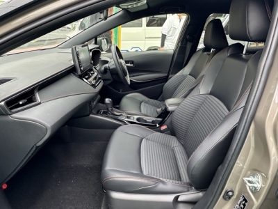 カローラツーリング(トヨタ)中古車 後席内装