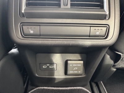 CX-60(マツダ)中古車 後席から見た前席