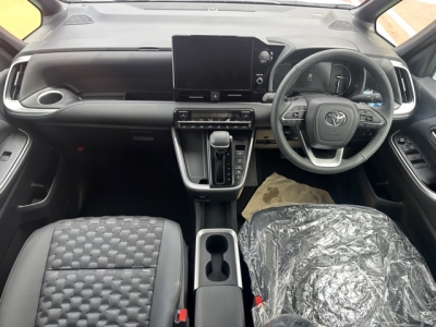 ヴォクシー(トヨタ)登録済未使用車 内外装写真他