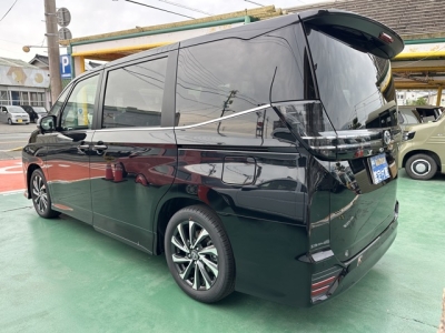 ヴォクシー(トヨタ)登録済未使用車 後方