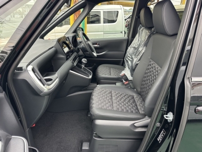 ヴォクシー(トヨタ)登録済未使用車 前席内装