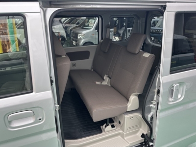 エブリイバン(スズキ)中古車 後席内装