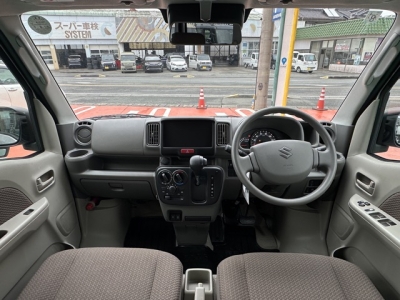 エブリイバン(スズキ)中古車 後席から見た前席
