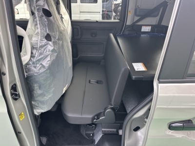 スペーシアベース(スズキ)届出済未使用車 後席内装