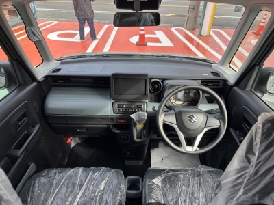 スペーシアベース(スズキ)届出済未使用車 後席から見た前席