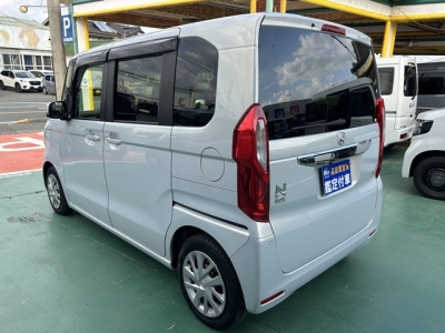 N-BOX(ホンダ)中古車 後方