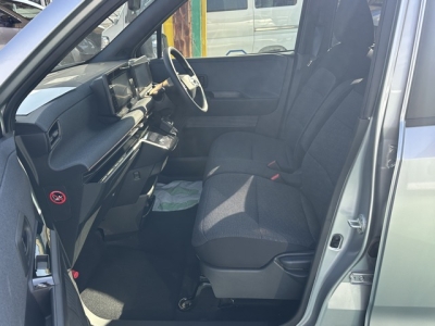 サクラ(ニッサン)中古車 前席内装