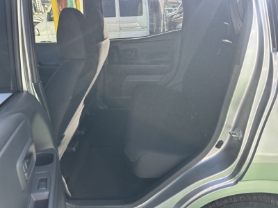 サクラ(ニッサン)中古車 後席内装