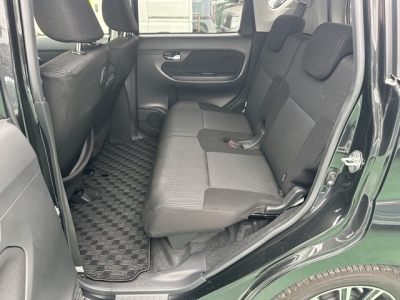 ムーヴカスタム(ダイハツ)中古車 後席内装