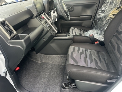 タフト(ダイハツ)届出済未使用車 前席内装