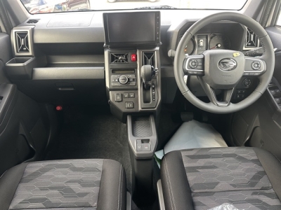 タフト(ダイハツ)届出済未使用車 後席から見た前席