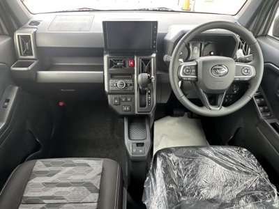 タフト(ダイハツ)届出済未使用車 後席から見た前席