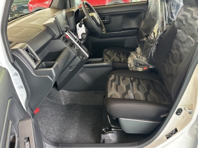 タフト(ダイハツ)届出済未使用車 前席内装