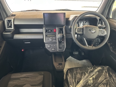 タフト(ダイハツ)届出済未使用車 後席から見た前席