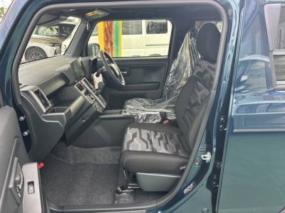 タフト(ダイハツ)届出済未使用車 前席内装