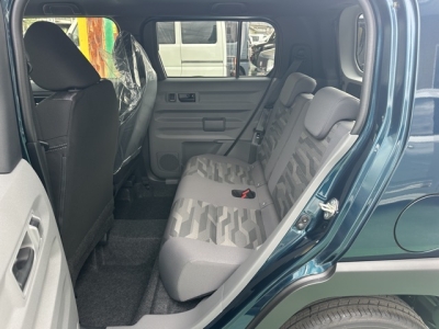 タフト(ダイハツ)届出済未使用車 後席内装