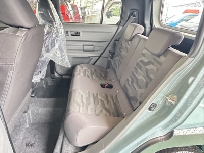 タフト(ダイハツ)届出済未使用車 後席内装
