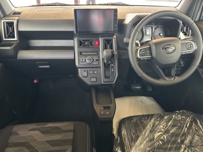 タフト(ダイハツ)届出済未使用車 後席から見た前席