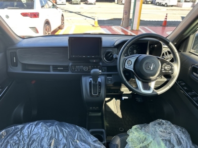 N-ONE(ホンダ)レンタＵＰ 後席から見た前席